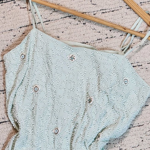 Mini dress with embroidered beads and flowers like new, turquoise