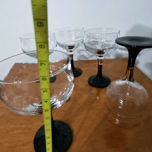 Wine and champagne glasses like new, set of 5 with black and gold