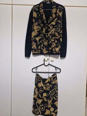 Jacket and skirt set like new, medium size, gold-black pattern