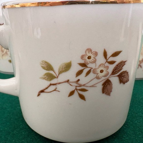 Porcelain cups set of 5 with floral decoration, like new