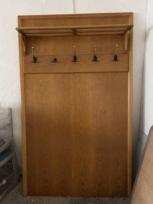 Wall-mounted oak coat rack for entrance