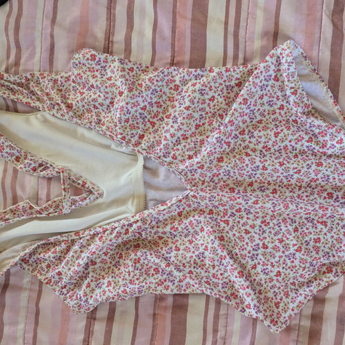 Maternity Swimsuit medium, like new, multicolor