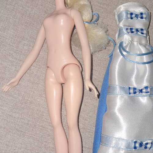 Hasbro Frozen Elsa doll with handmade dress