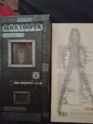 Alice Cooper The Life and Crimes συλλογή με 4 CD και βιβλίο