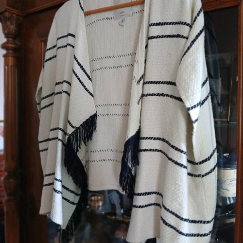 Bershka poncho like new, size M, white and blue