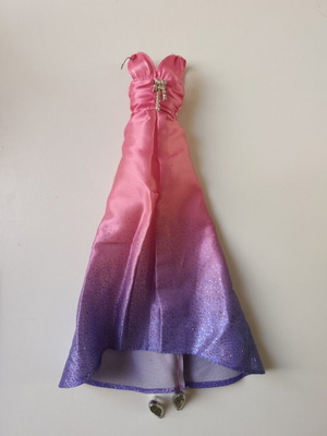 Barbie Fashion Fever Makeup Chic Dress 2007 like new