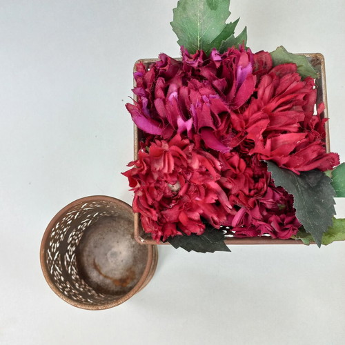 Decorative set Cache-pot and candle holder by Sia like new