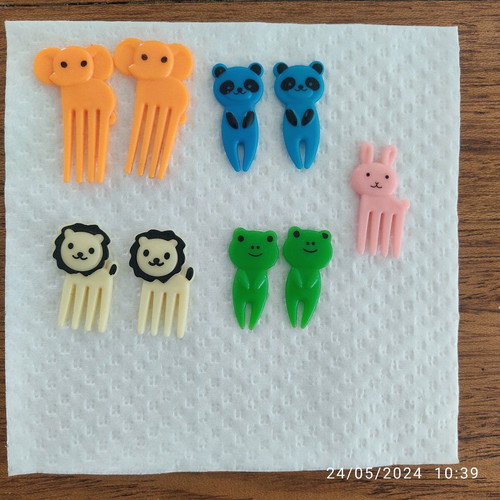 Food picks set of 9 like new, mini forks for kids