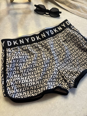 DKNY shorts new, black and white, size S
