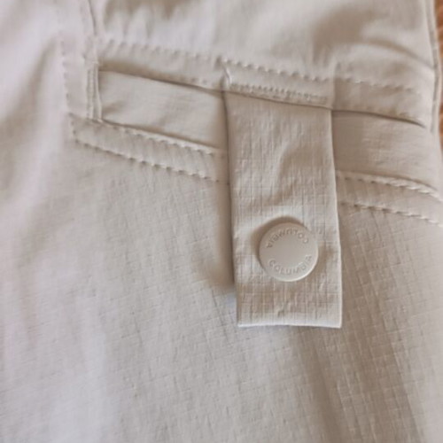 Columbia waterproof bermuda shorts size XL/2XL new beige