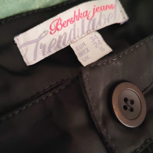 Bershka Black Satin Pants size 34 like new with chain