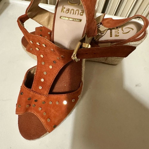 Kanna sandals size 37 brown like new
