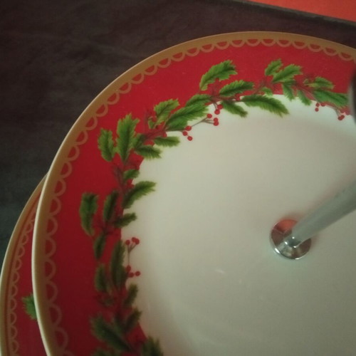 Two-tier serving platters new with 24cm and 18cm diameter