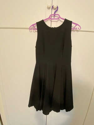 Twins dress black in very good condition, size S