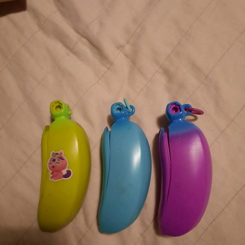 Bananas toys like new, set of 3 pieces