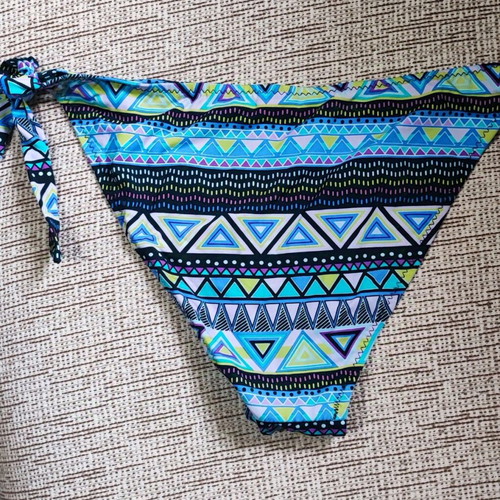 Swimwear bottom like new, size 46 (XL) with pattern
