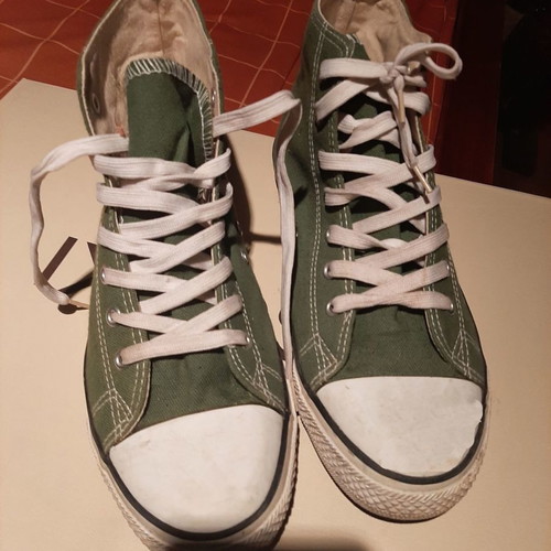 Athletic shoes size 41 like new, green