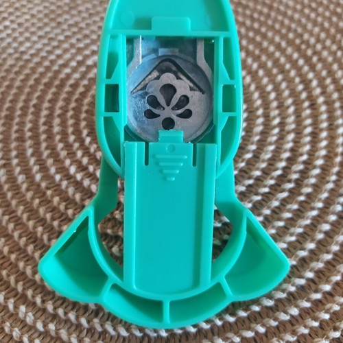 Corner Paper Punch new, ideal for crafts and scrapbooking