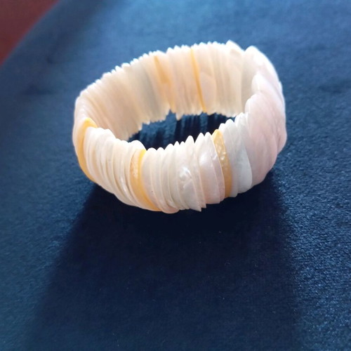 Elastic women's bracelet used, white, diameter 5cm