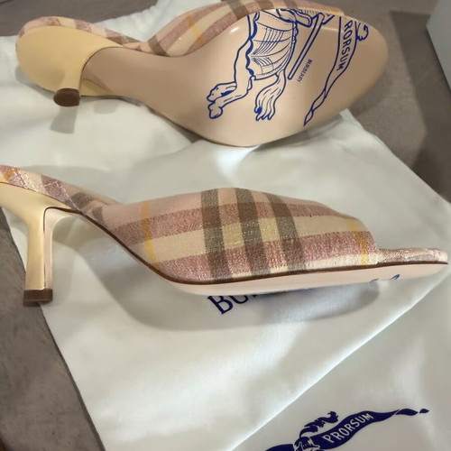 Burberry leather heels, size 40, beige and pink