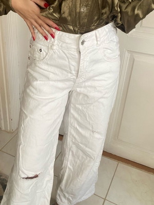 Zara premium wide leg jeans white like new with rips