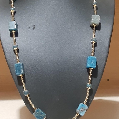 Necklace with rough and round apatite, very long, new