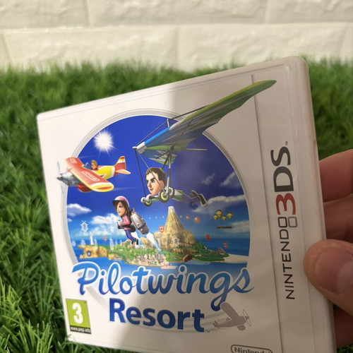 Pilotwings Resort Nintendo 3DS game used in excellent condition