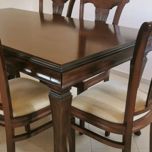 Dining set like new, table with 6 chairs