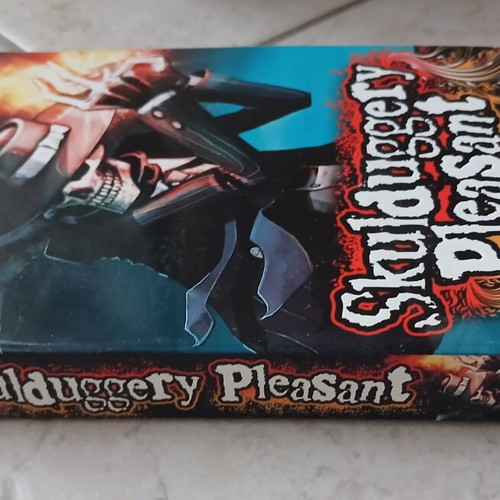 Skullduggery Pleasant Book 1 by Derek Landy, English