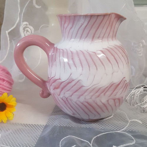 Flower vase like new, ceramic, pastel pink and white
