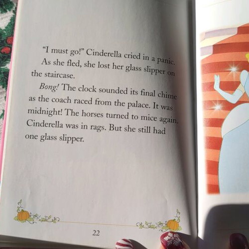 Walt Disney Cinderella book like new, in English