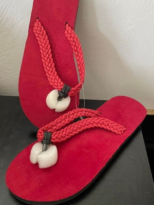 Red flip flops new, size 36-37, suede style