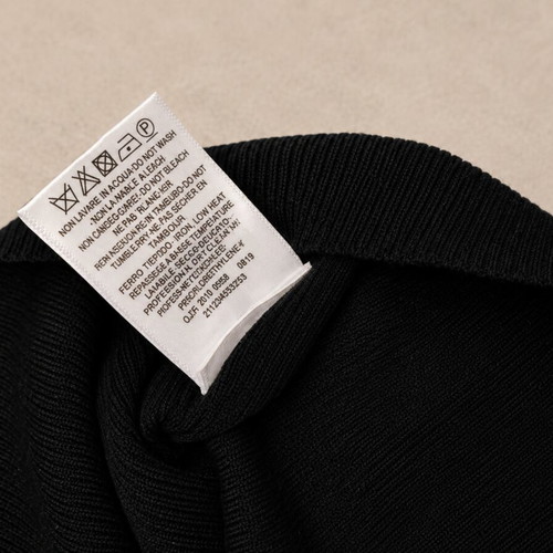 Gucci sleeveless knitted top black, like new, size L