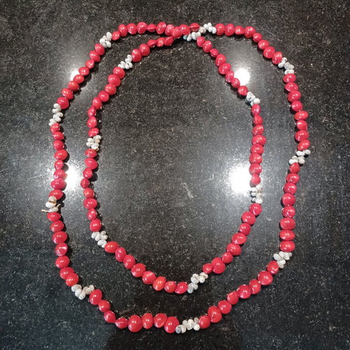 Necklace with red beads like new, long 120 cm
