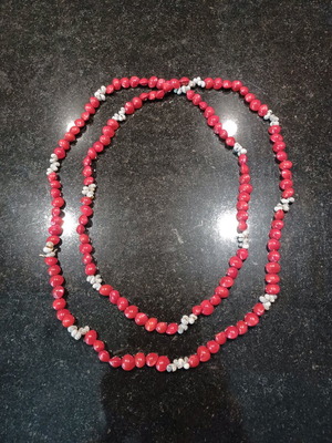 Necklace with red beads like new, long 120 cm