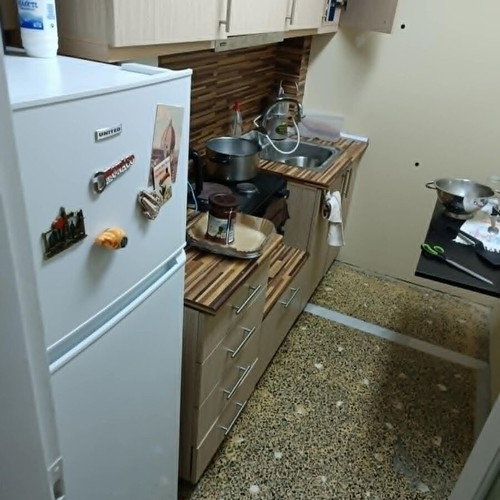 United refrigerator like new, 5 years old