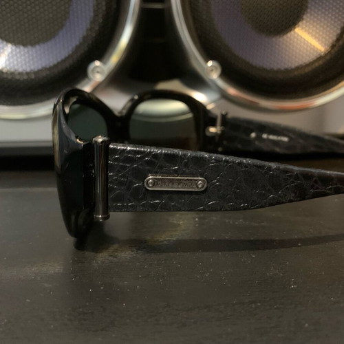 Celine sunglasses with brown case, like new, minimal luxury