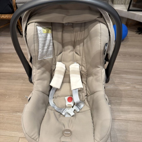 Inglesina Baby Car Seat like new with Dooky cover, beige
