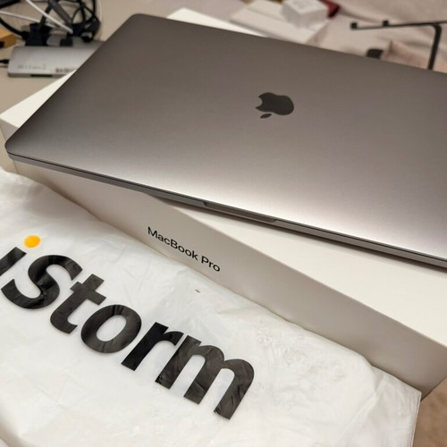 Apple MacBook Pro 15" (2016) i7 16GB RAM 256GB SSD used, with box