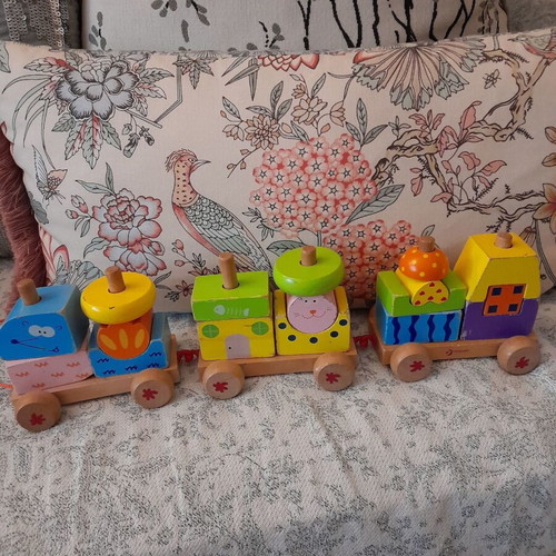Wooden classic train used, 17 pieces