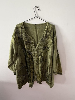 Vintage green patchwork embroidered boho blouse jacket, like new, size 2 XL