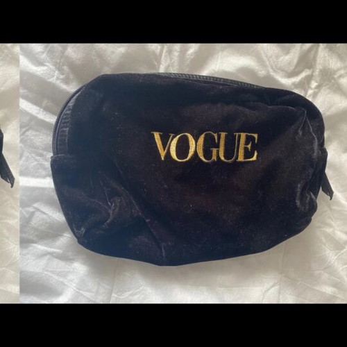 Velvet Vogue pouch like new, black
