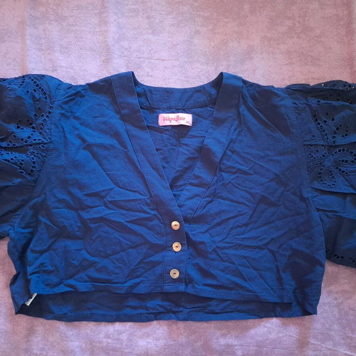 Karavan cropped shirt with balloon sleeves new, navy blue