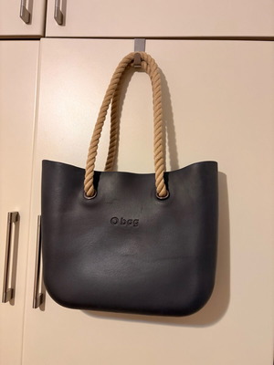 O bag shoulder black like new