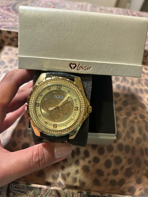 Loisir watch like new with black leather strap and gold details