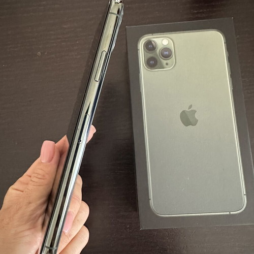 iPhone 11 Pro Max used, very good condition, battery health 77%