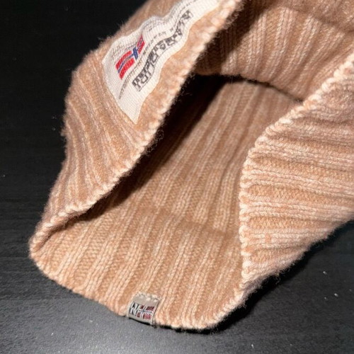 Napapijri beige hat like new