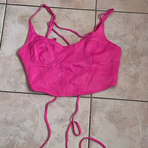 Fuchsia top used Bershka size M with defect