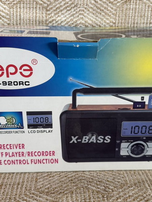 Fepe FP-910RC X-Bass portable digital radio