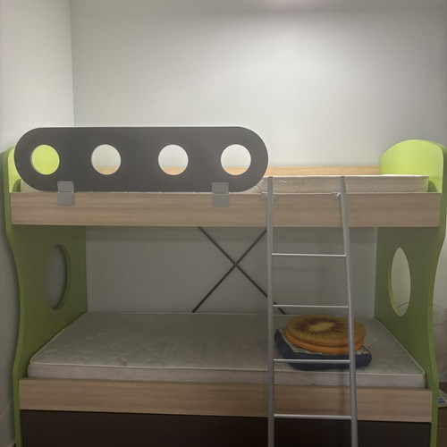 Modeco Ester bunk bed with decorative circle and three beds, like new, green and gray